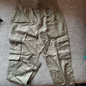 NWT Abercrombie and Fitch cargo pants with drawstring waist.